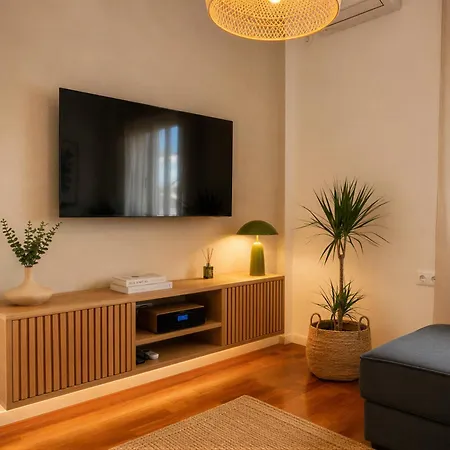 Elegant Near Center Апартаменты *